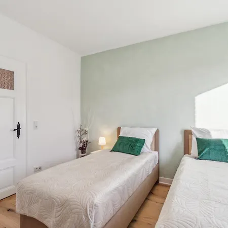 Home-on Apartment *